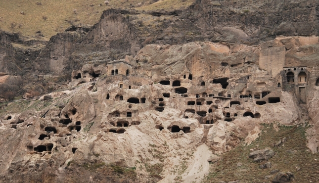 Вардзиа - пещерный город в Грузии