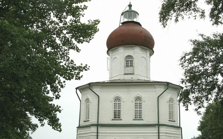 Церковь с маяком на Секирной горе